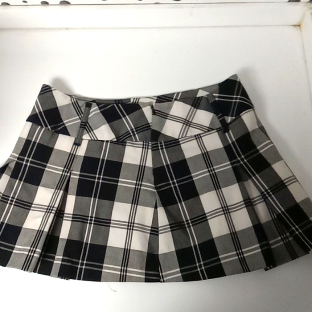 Brand Candie's- Size 3- Color gray/black/white